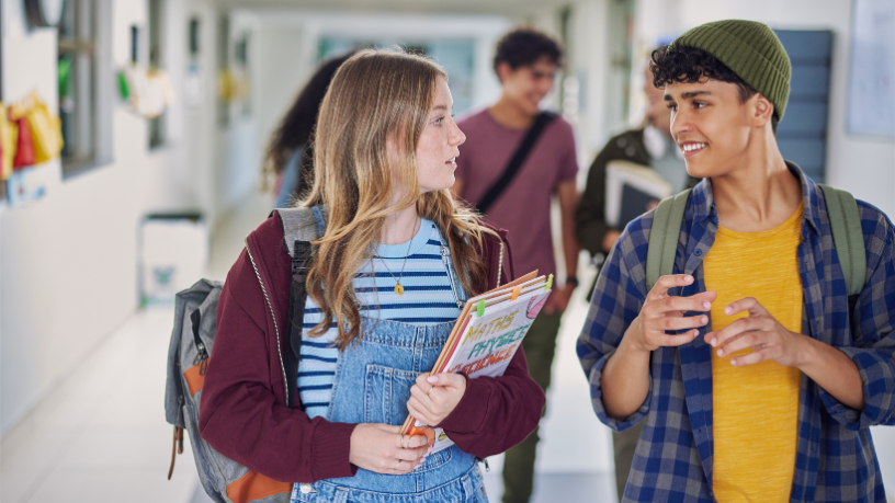 Entre o Novo Ensino Médio e a BNCC, Sérgio Bento De Araújo analisa os principais desafios que moldam a educação contemporânea.