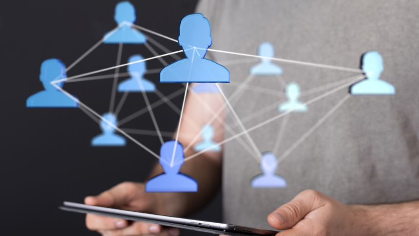 Antonio Fernando Ribeiro destaca que o networking estratégico é essencial para acelerar o crescimento profissional.