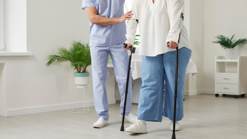 Autonomia no dia a dia pode ser mantida com cuidados adequados no Parkinson, explica Ciro Antônio Taques.